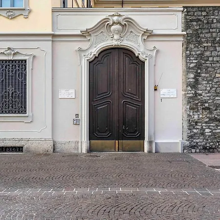 Brunate - Porta Torre-centro Storico *